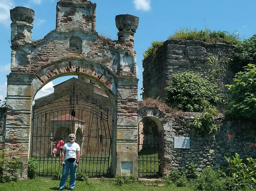 Uspeniya Bogoroditsy Church-Likhni必去景点