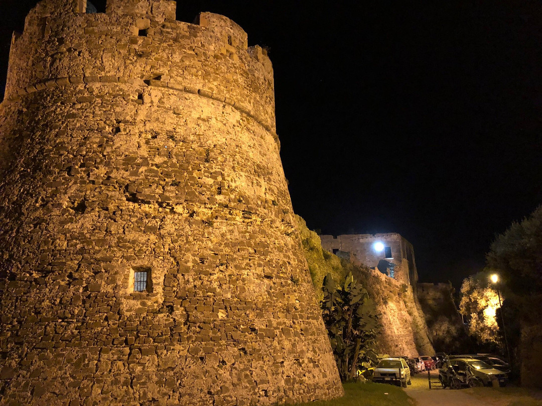 Castello Aragonese景点图片