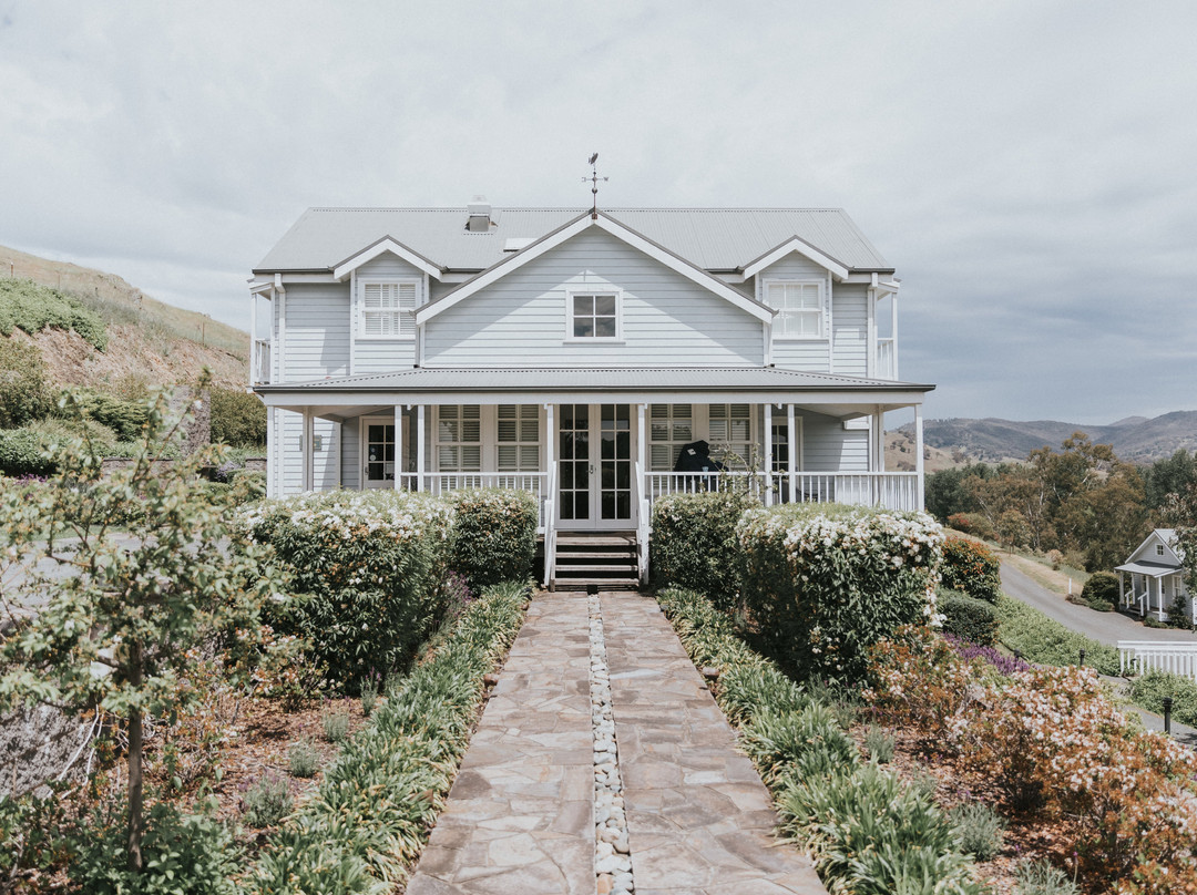 尼波山林小屋主图