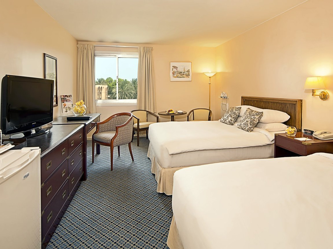 Dhafra Beach Hotel主图