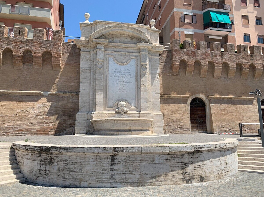 Fontana del Vanvitelli-奇维塔韦基亚必去景点