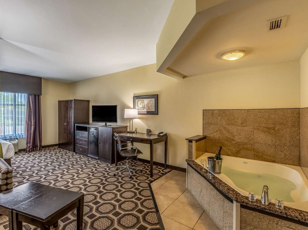 Holiday Inn Express & Suites Lexington By IHG主图