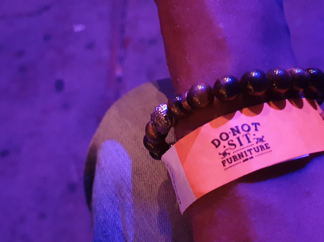 Do Not Sit On The Furniture-迈阿密海滩必去景点