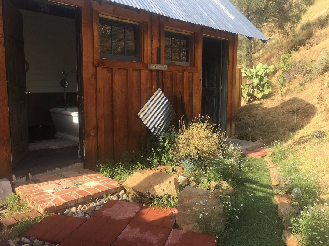 Sacred Mountain River Suites主图