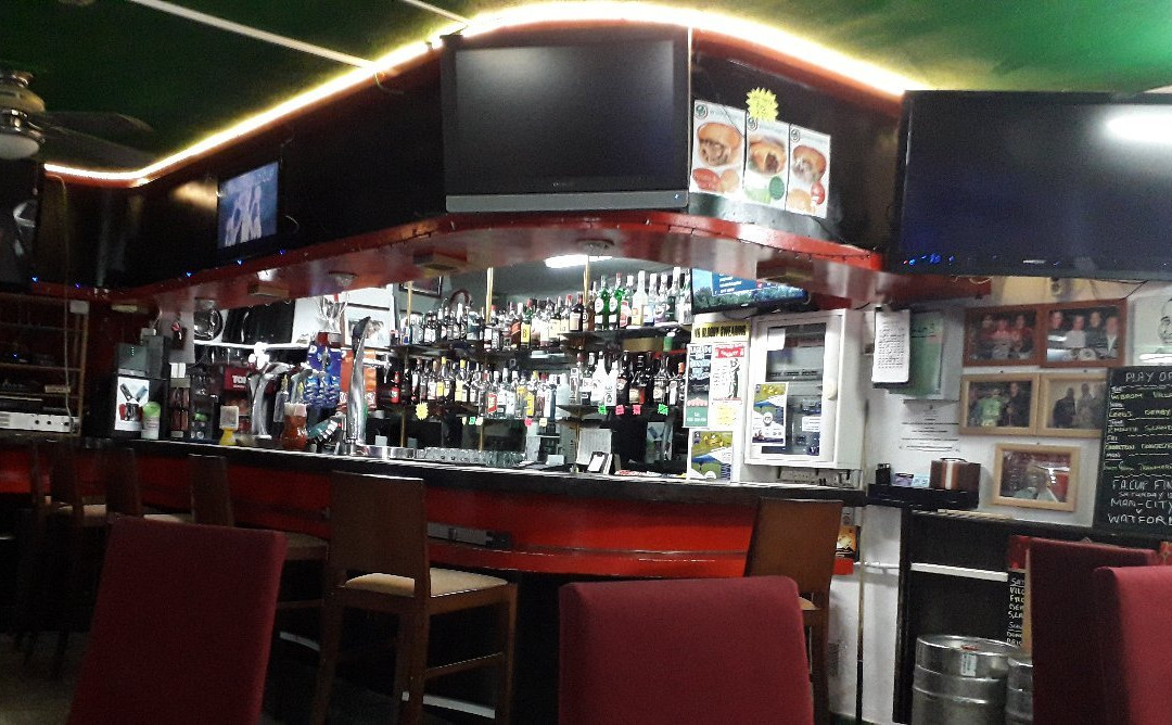 Legends Snooker & Pool Bar-阿罗纳必去景点