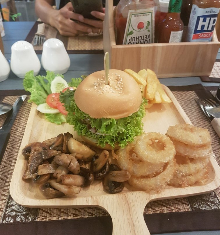 Smokey Joes Bar & Grill