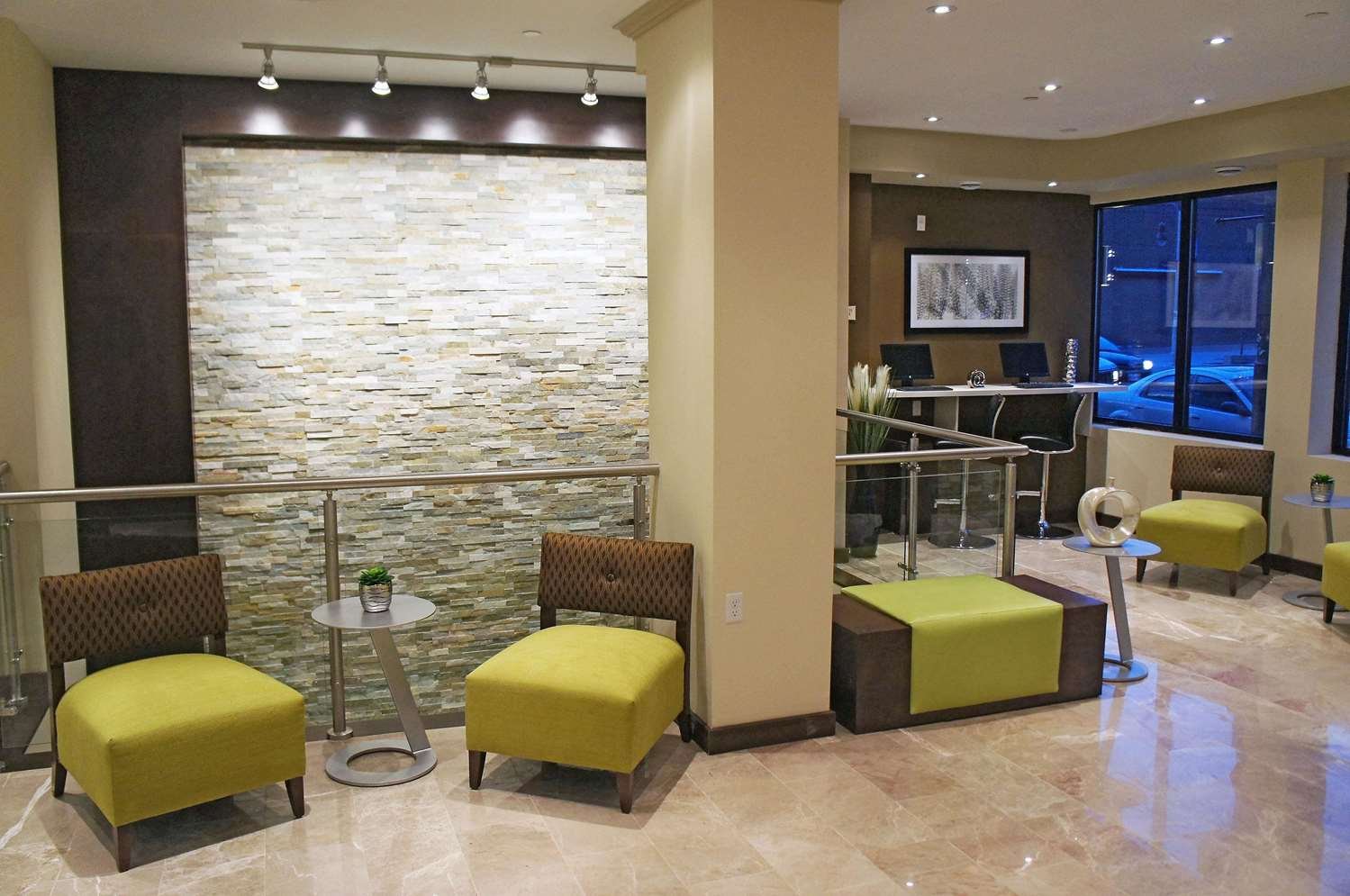 La Quinta Inn & Suites Oshawa-官方