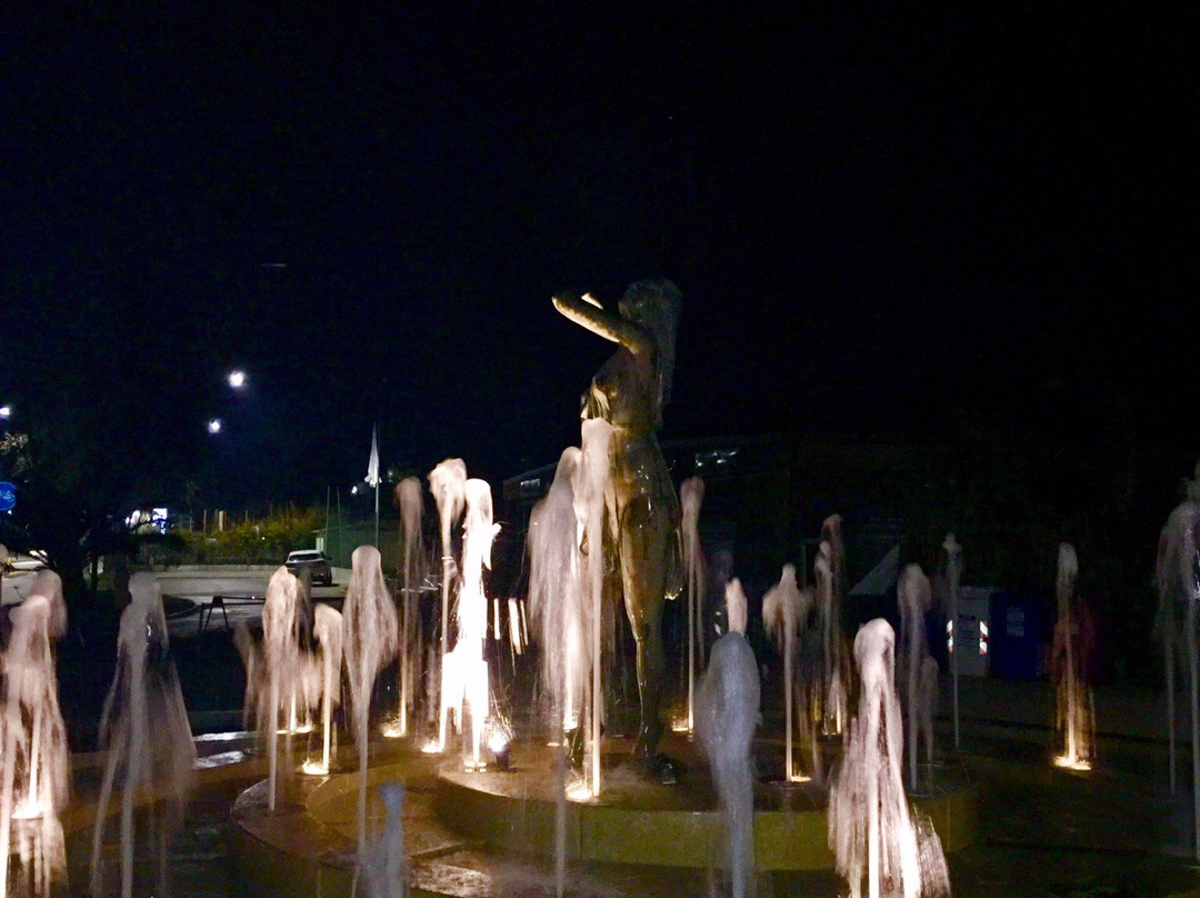 Fontana Le Naiadi-佩斯卡拉必去景点