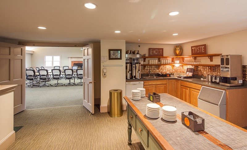 The Warren Conference Center and Inn主图