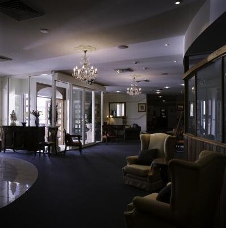 RedEarth Hotel主图