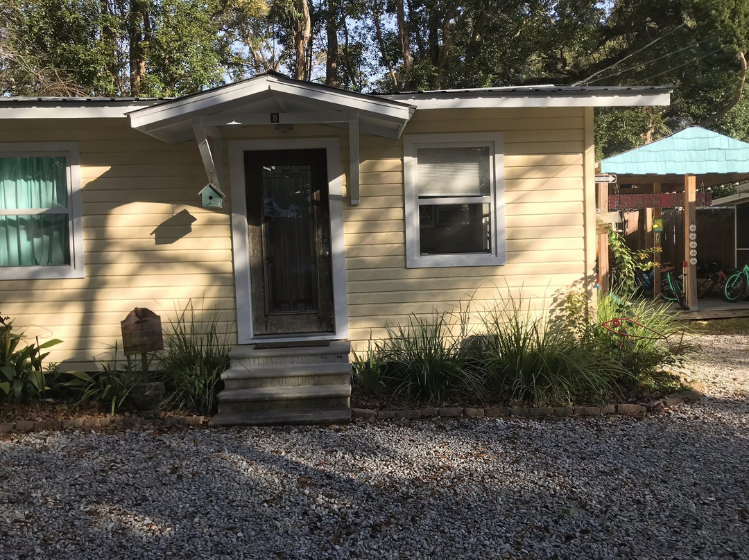 Front Beach Cottages主图