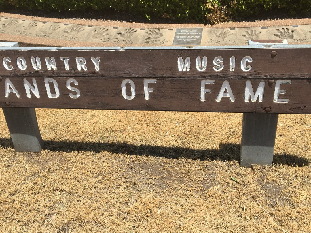 Hands of Fame-塔姆沃思必去景点