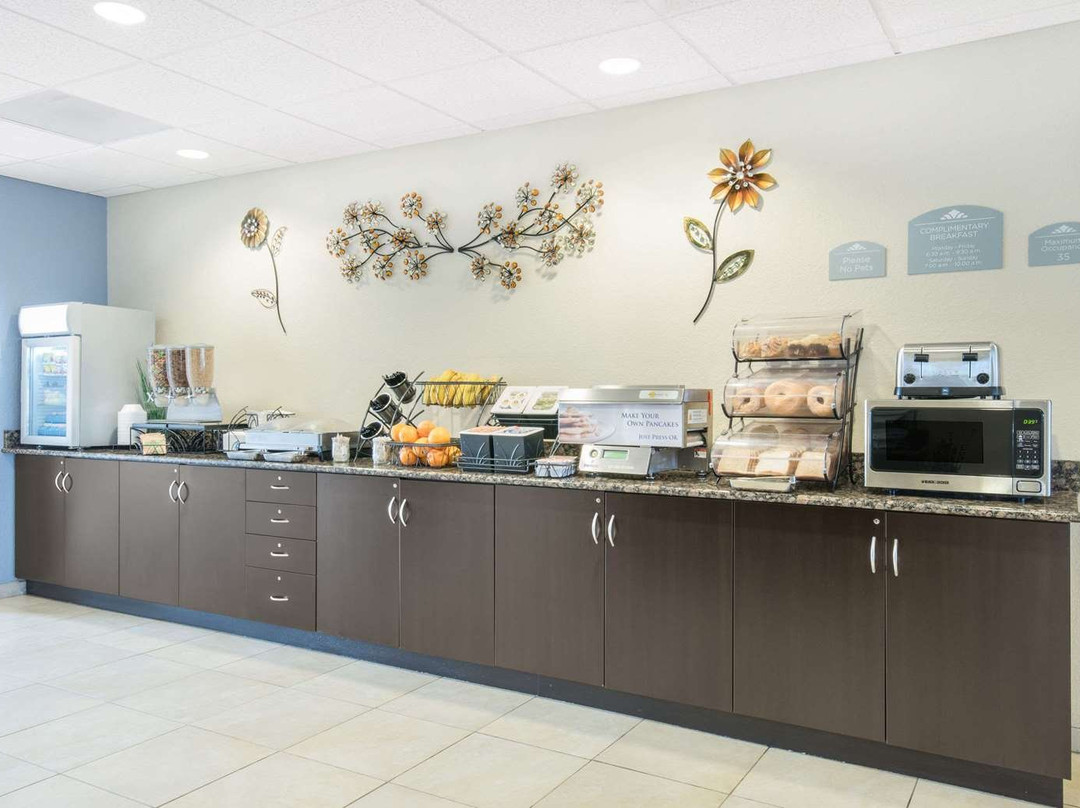 Microtel Inn & Suites by Wyndham Stanley主图