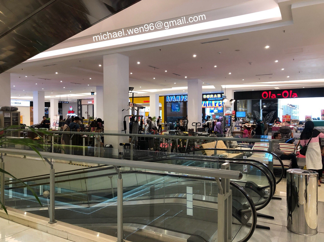 Transmart Cirebon-井里汶必去景点