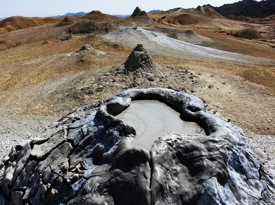 Pirgel mud volcano-Khash必去景点
