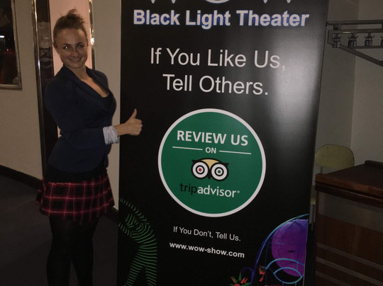 WOW Black Light Theater-布拉格必去景点