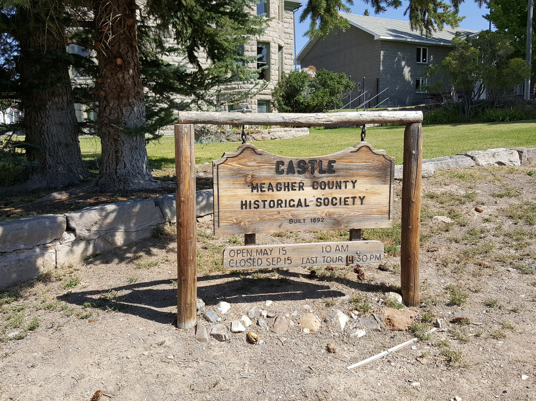 Castle and Carriage House-White Sulphur Springs必去景点