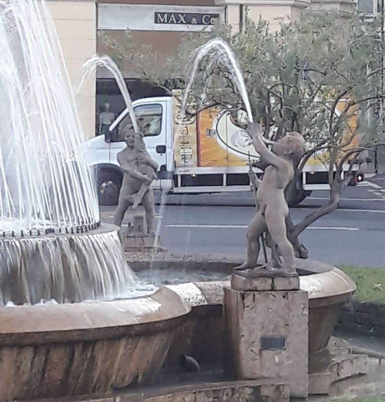 Piazza Dante-因佩里亚必去景点