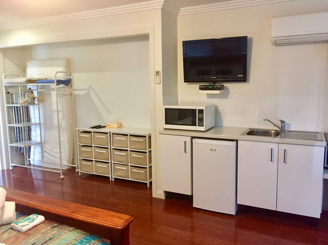 Cowries Harbourside主图