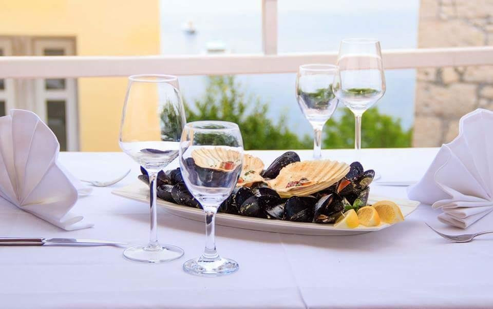 拉巴克餐馆和美食-Restaurant Marina