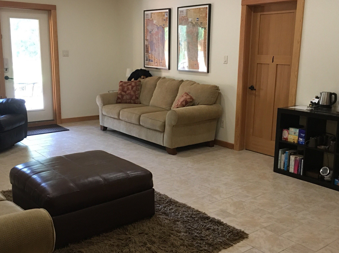 峡谷岭旅馆主图