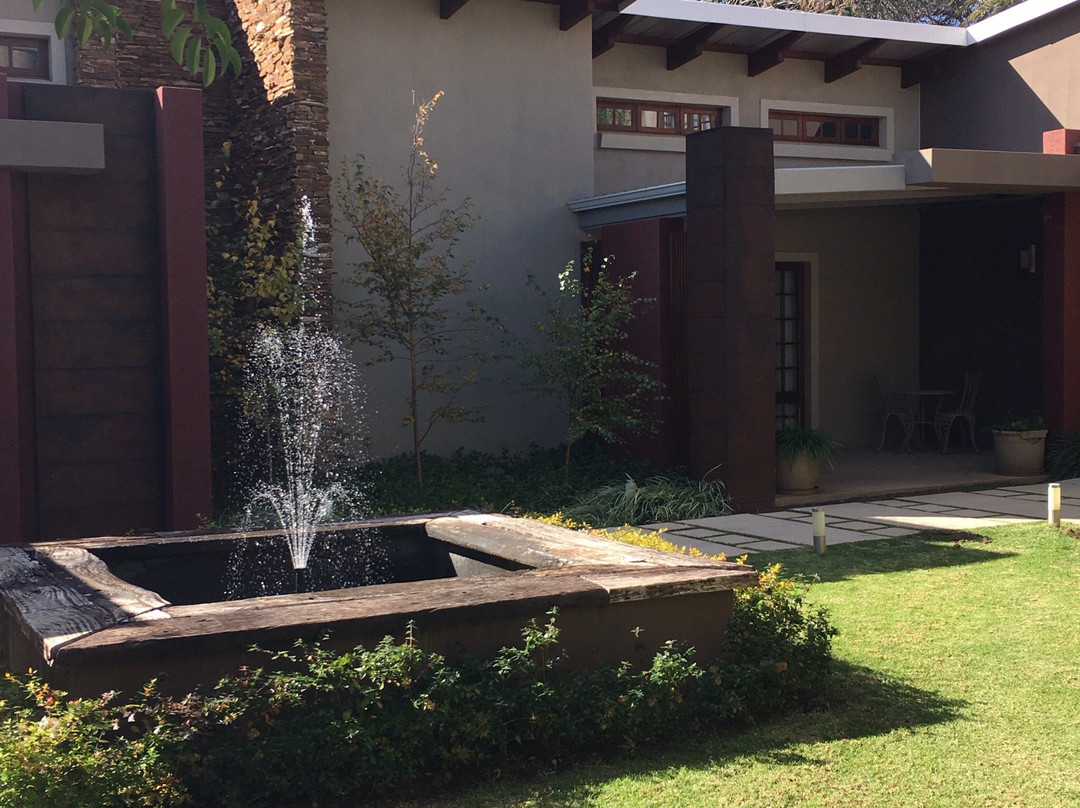 The Gallery Restaurant And Gusthouse主图