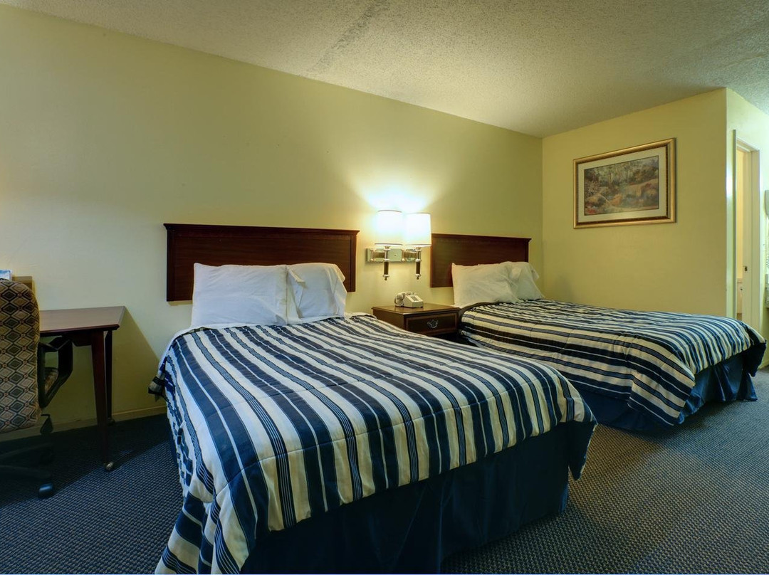 Americas Best Value Inn Comanche主图