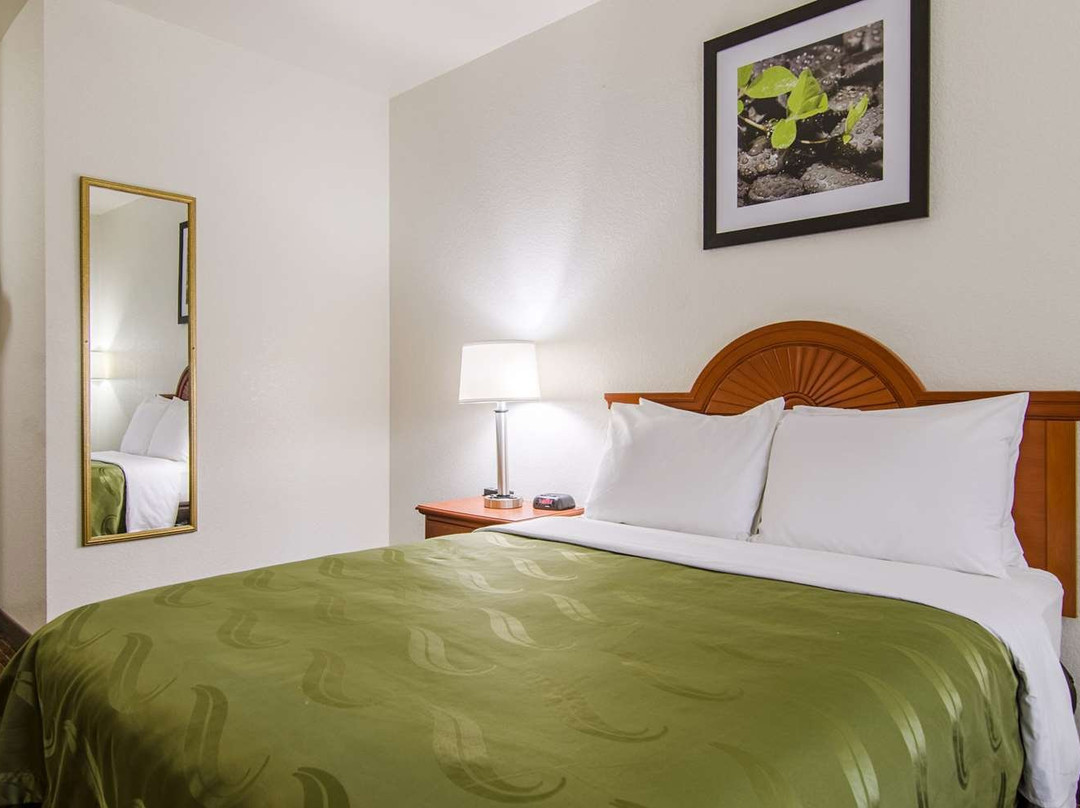 Quality Inn Junction City - Near Fort Riley主图