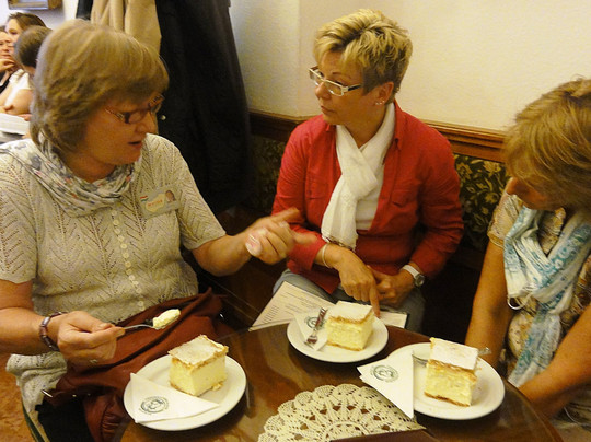 Agnes - Tour Guide in Budapest-布达佩斯必去景点