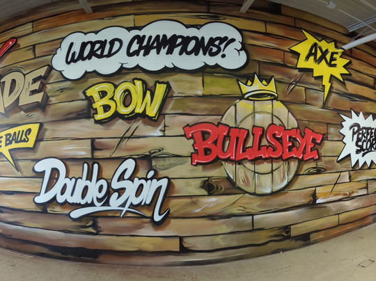 Far Shot Brampton - Axe Throwing, Knife And Archery-布兰普敦必去景点