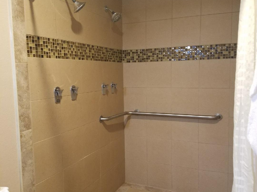 The Lodge At Russell主图