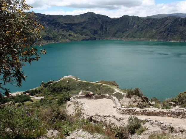 Sendero al Fondo del Crater-Quilotoa必去景点