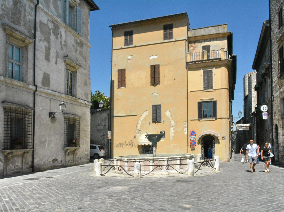 Narni Scalo旅游景点-Piazza dei Priori