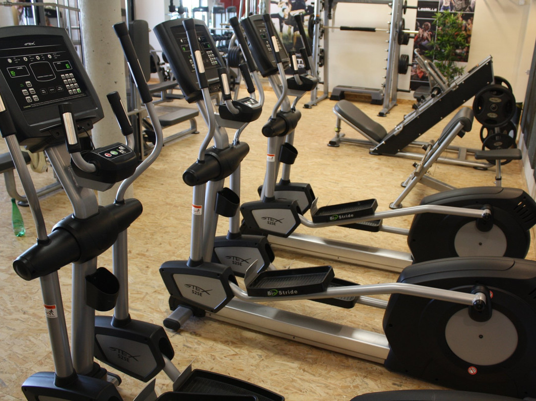 10 Street Fitness Club