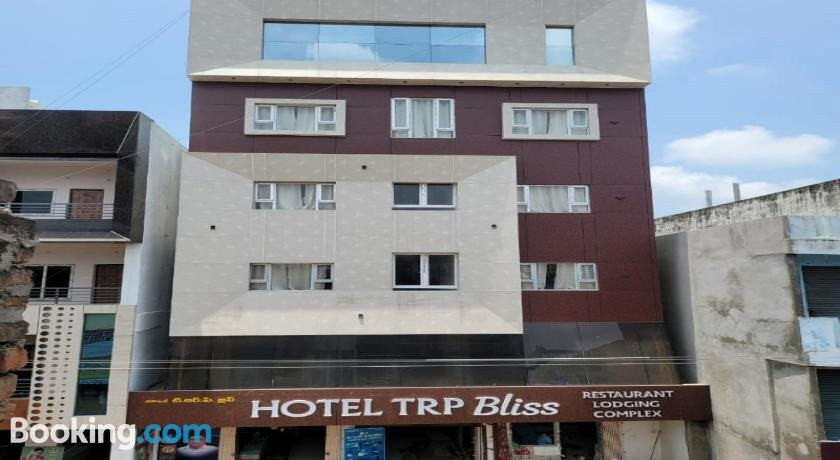 Capital O 70218 Hotel Trp Bliss