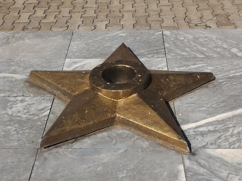 Monument to Mourn Mother-Burayevo必去景点