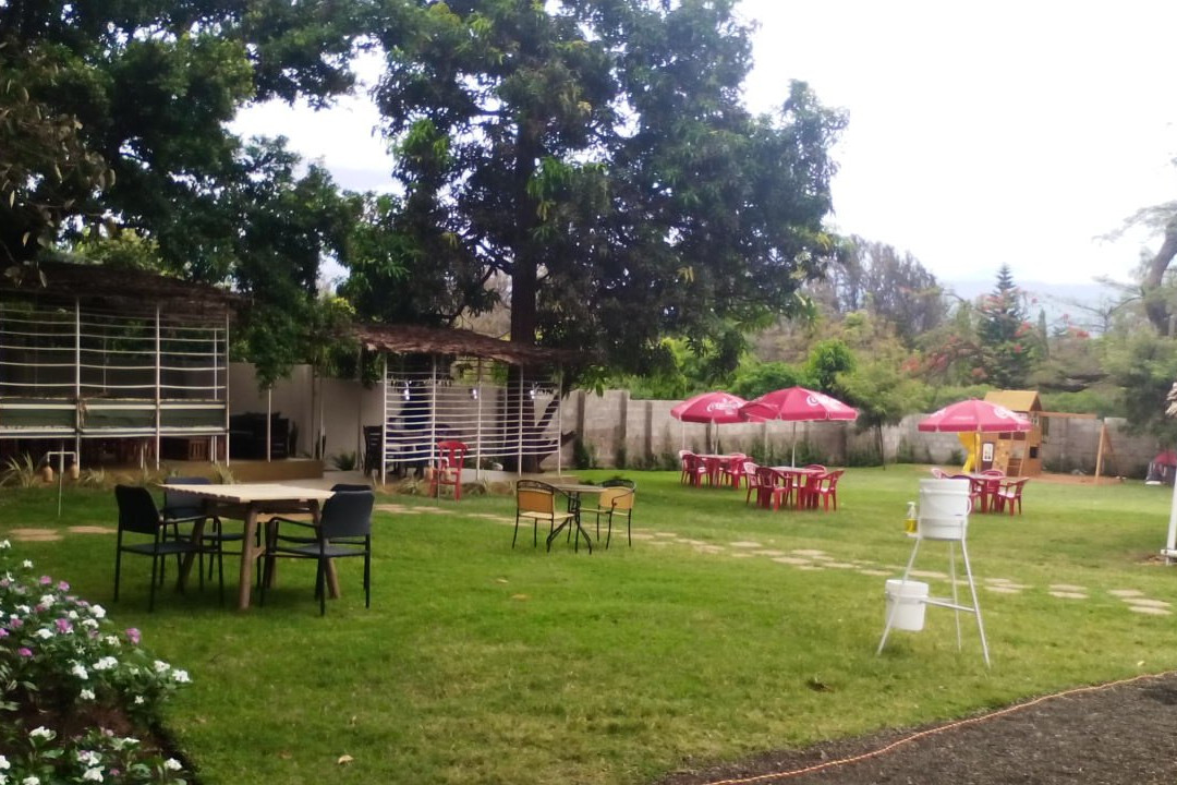 Maembe Cafe & Lounge