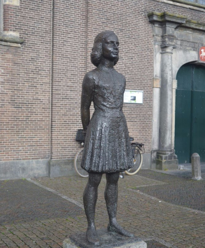 Statue Of Anne Frank-乌特勒支必去景点