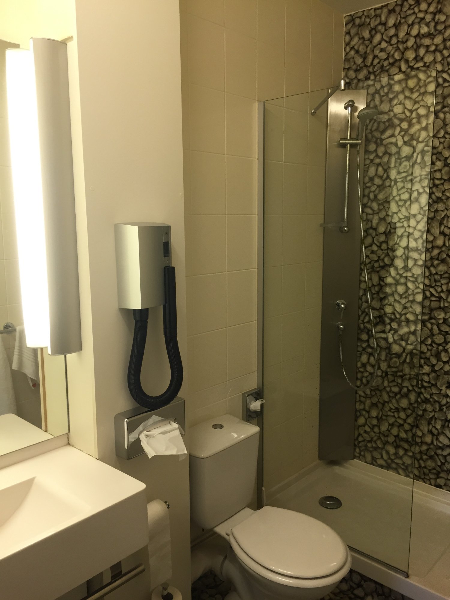 Ibis Styles Roanne-浴室