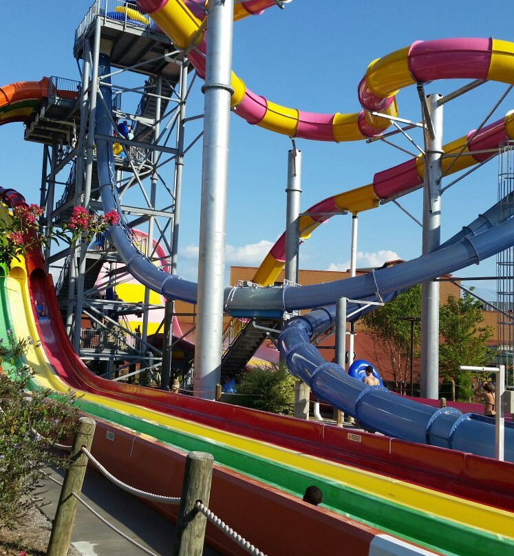 Wild Water Dome Indoor Waterpark at River Lodge-塞维尔维尔必去景点