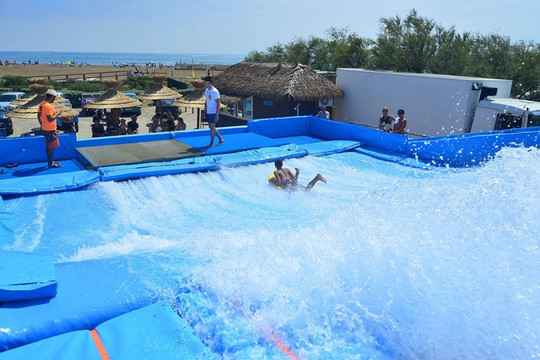 Surf House-Gruissan必去景点