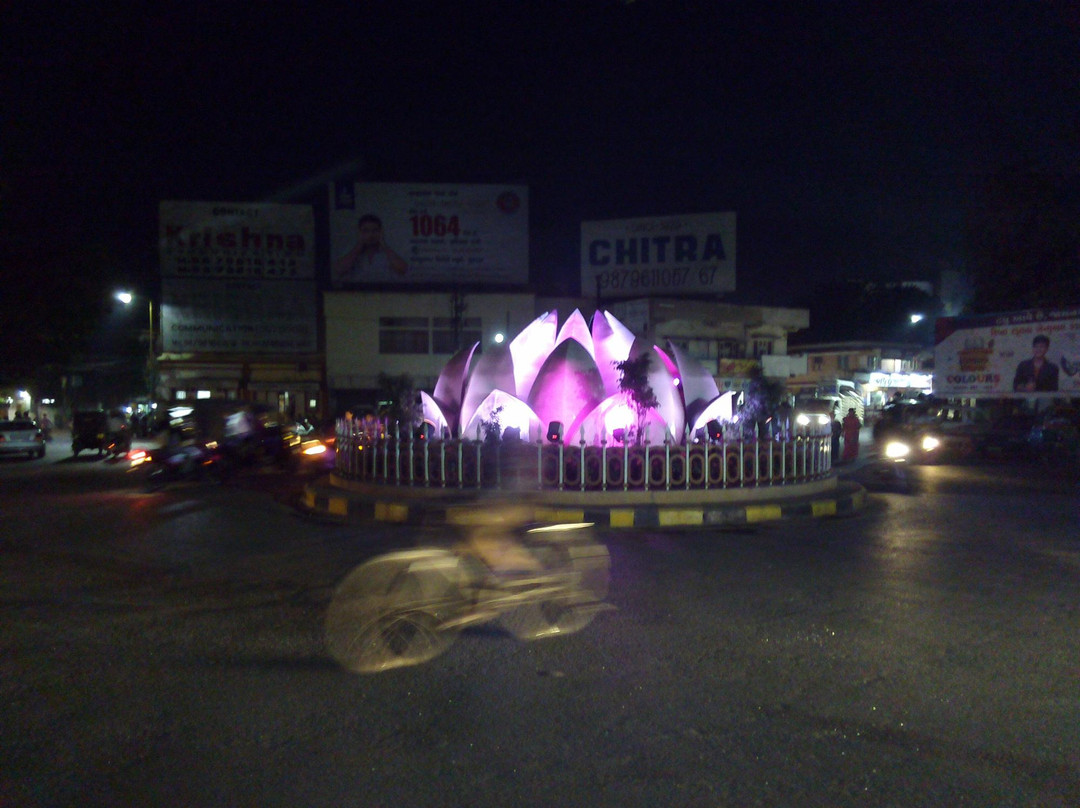 Kambhalia Gate景点图片