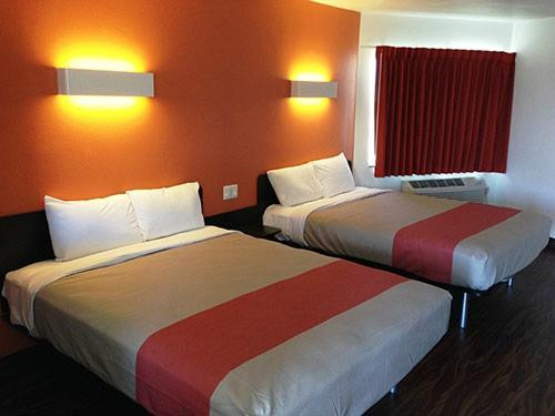 Motel 6 Oceanside Marina