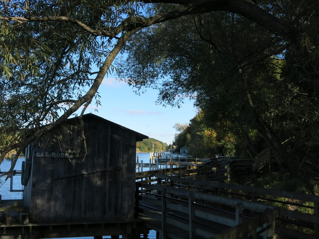 Manistee Riverwalk景点图片