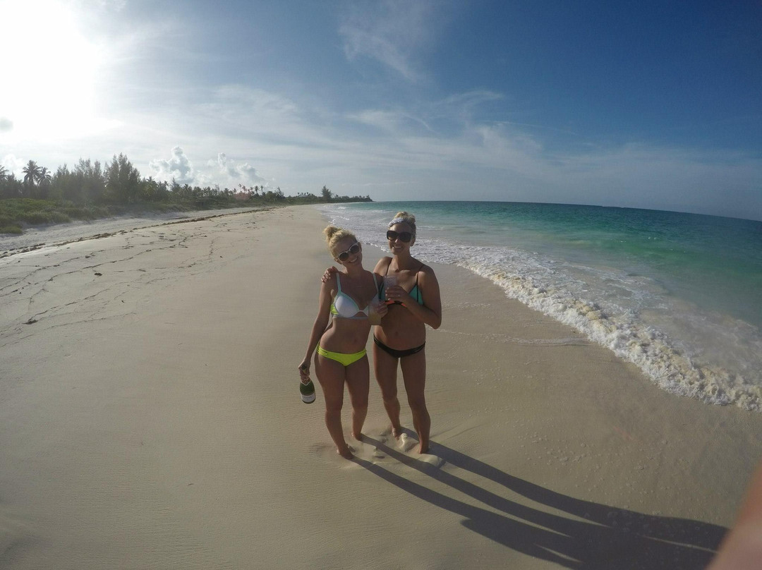 Twin Cove Beach-Governor's Harbour必去景点