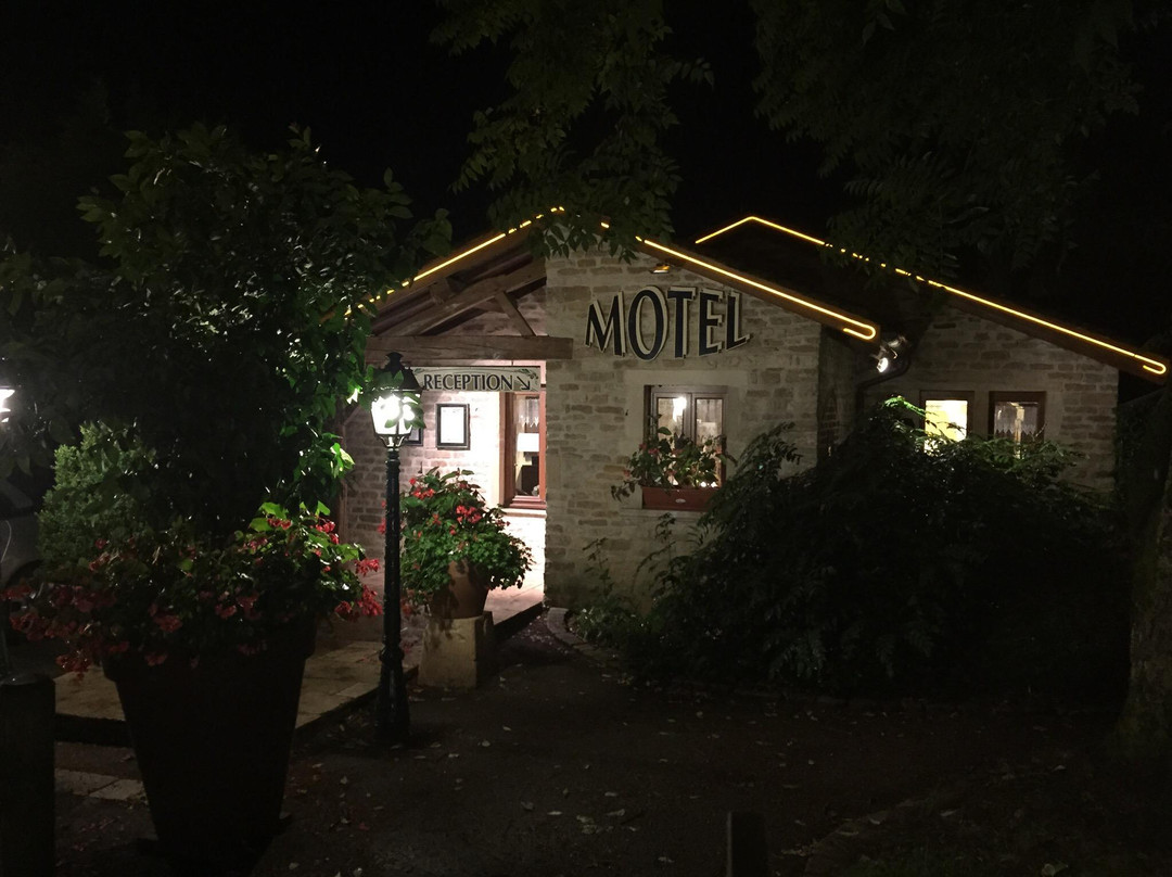 图尔尼酒店住宿-Village Motel