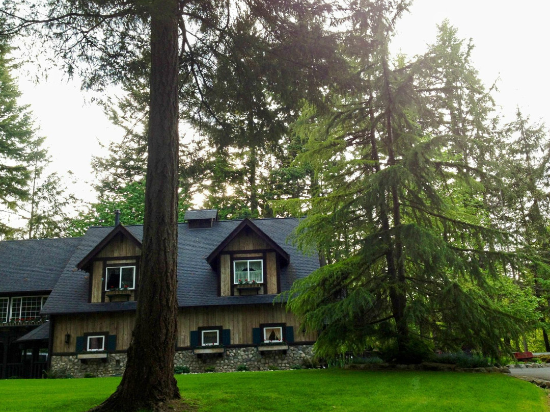 Bear's Lair Bed & Breakfast主图