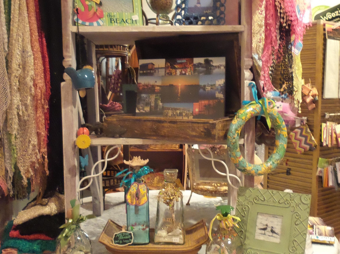 The Uptown Lot-Bradenton Beach必去景点