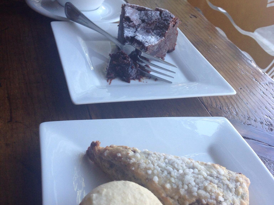 Pinole餐馆和美食-East Bay Coffee Company