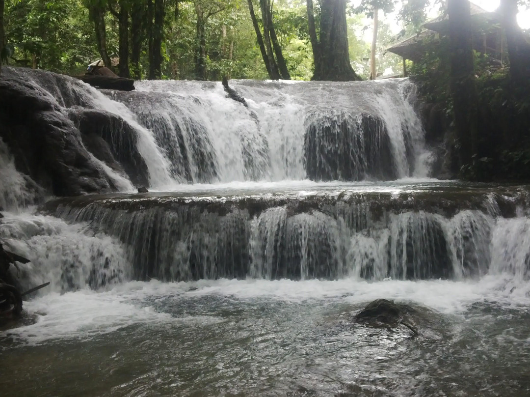 Salodik Waterfall景点图片